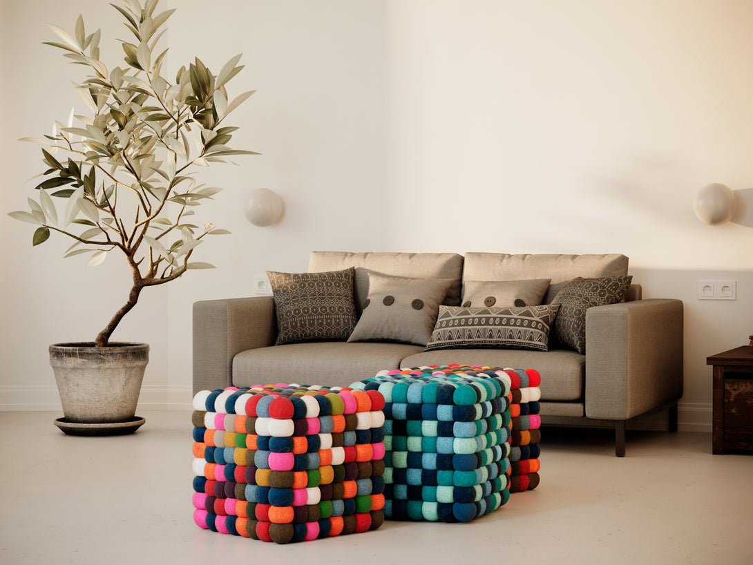 How to make felt balls pouffe to use as furniture - Glaciart One